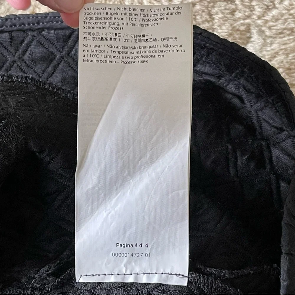 Red Valentino Quilted Short-Sleeve Sweetheart Dress, Black Size 46 - Picture 10 of 11